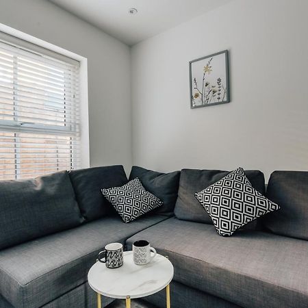 Central 2 Double Bedroom Flat With Parking ボーンマス エクステリア 写真