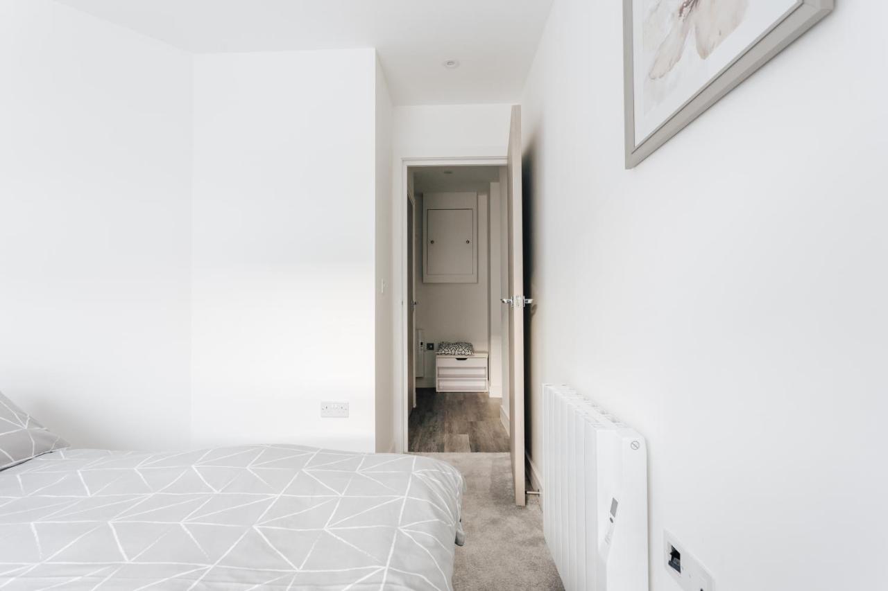 Central 2 Double Bedroom Flat With Parking ボーンマス エクステリア 写真