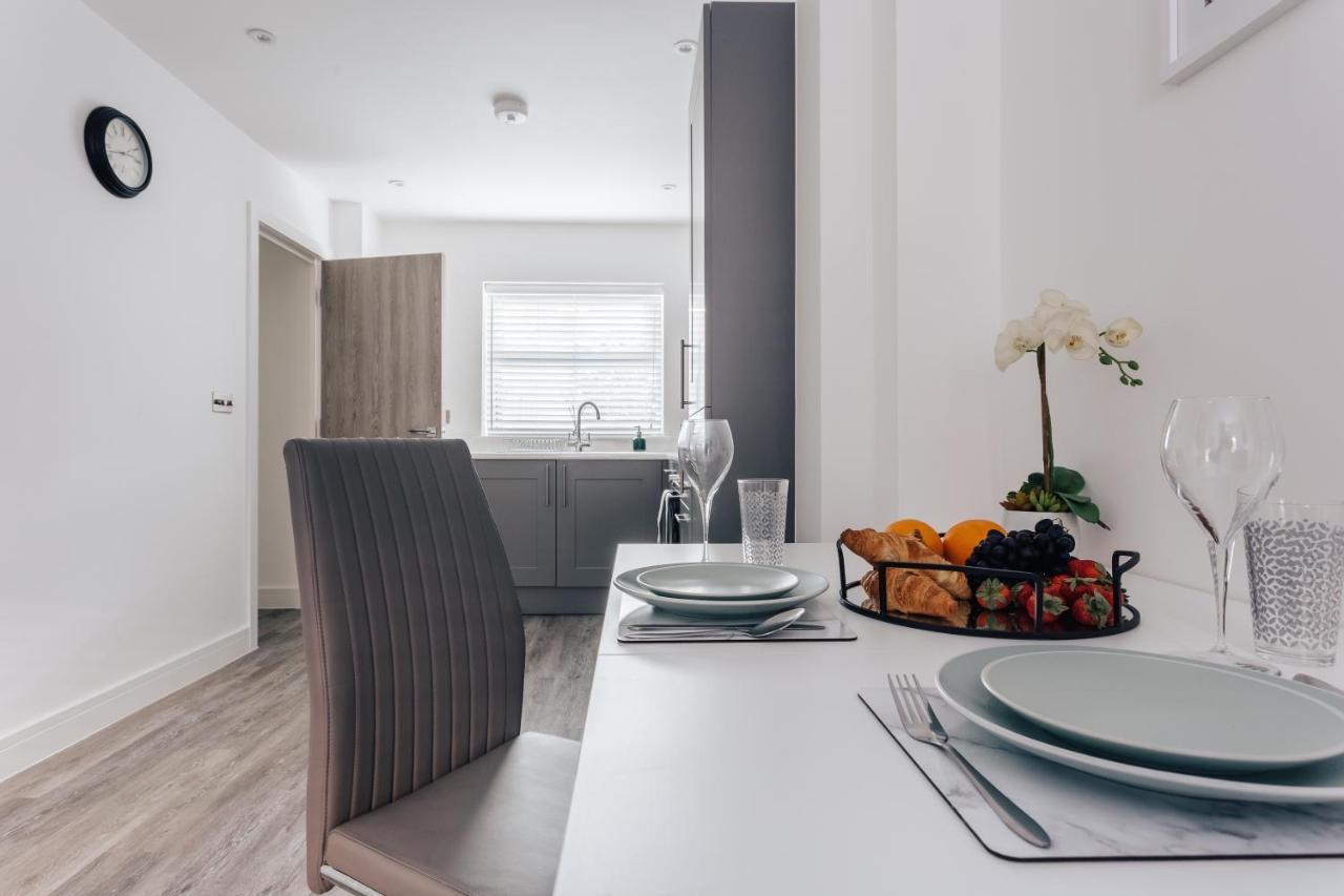 Central 2 Double Bedroom Flat With Parking ボーンマス エクステリア 写真