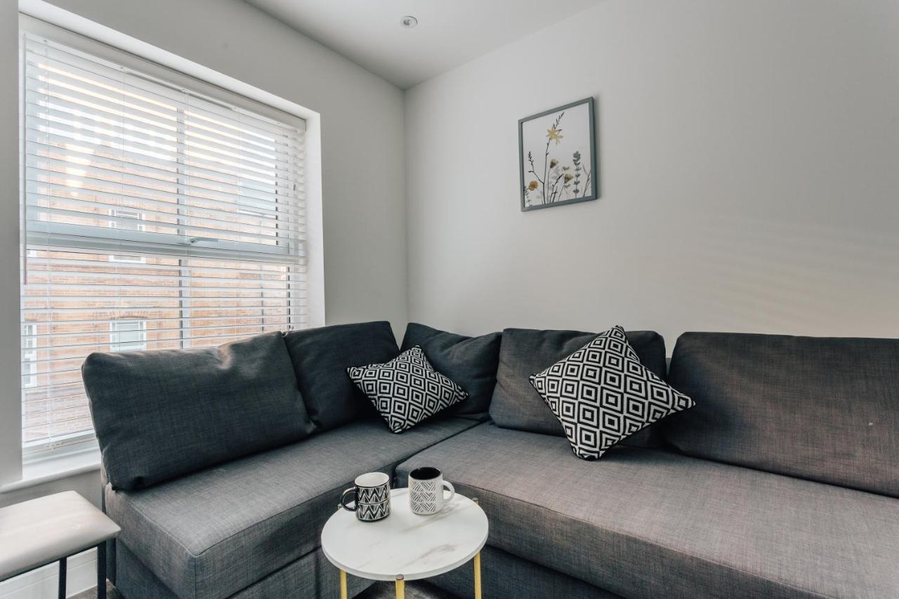 Central 2 Double Bedroom Flat With Parking ボーンマス エクステリア 写真