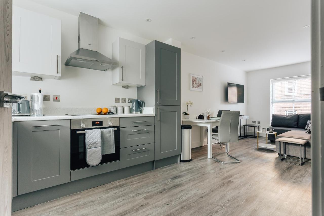 Central 2 Double Bedroom Flat With Parking ボーンマス エクステリア 写真