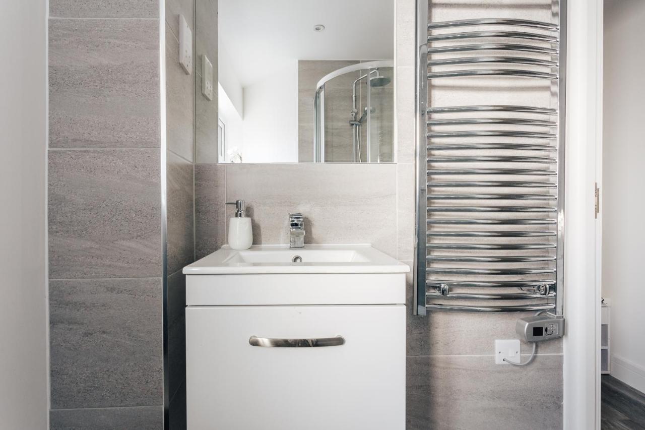 Central 2 Double Bedroom Flat With Parking ボーンマス エクステリア 写真