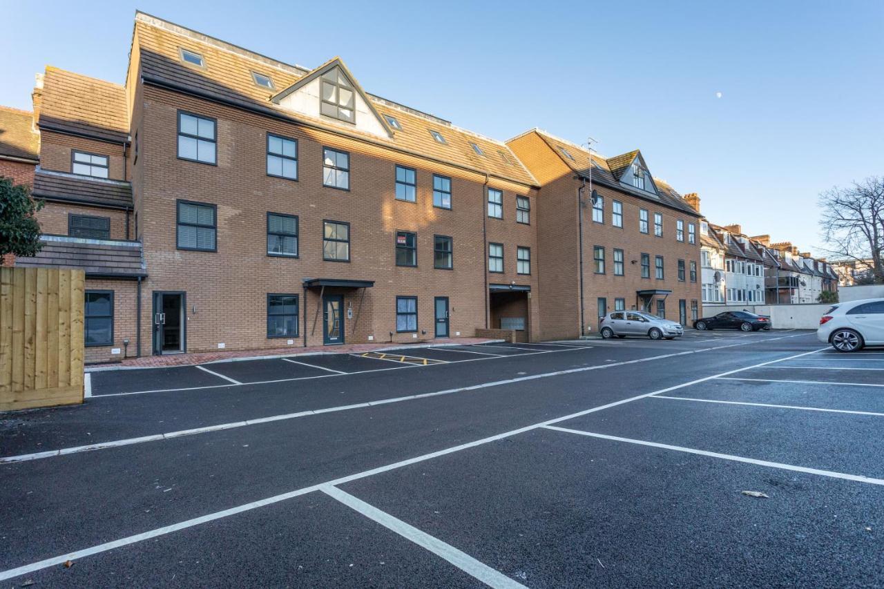 Central 2 Double Bedroom Flat With Parking ボーンマス エクステリア 写真