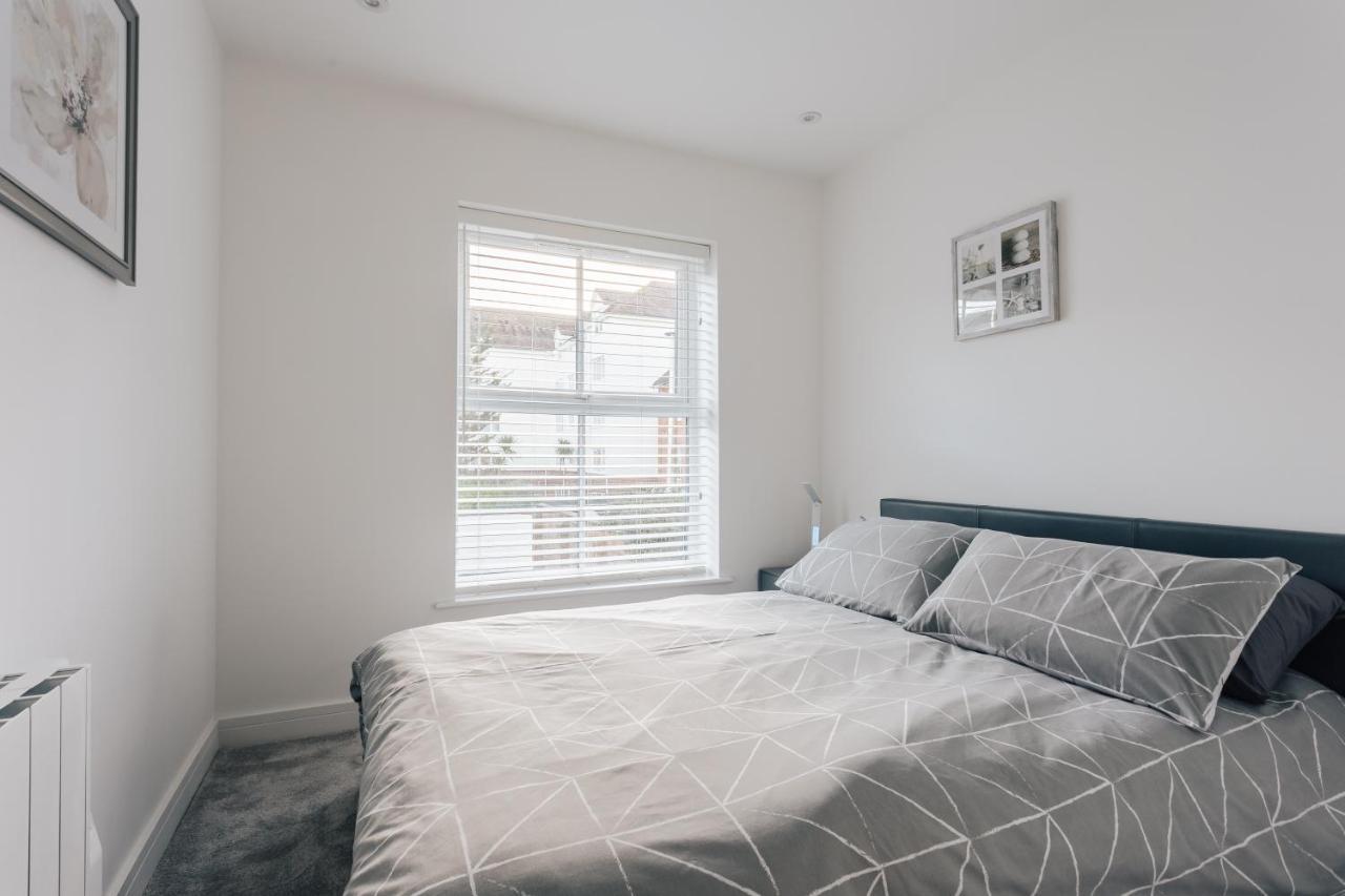 Central 2 Double Bedroom Flat With Parking ボーンマス エクステリア 写真